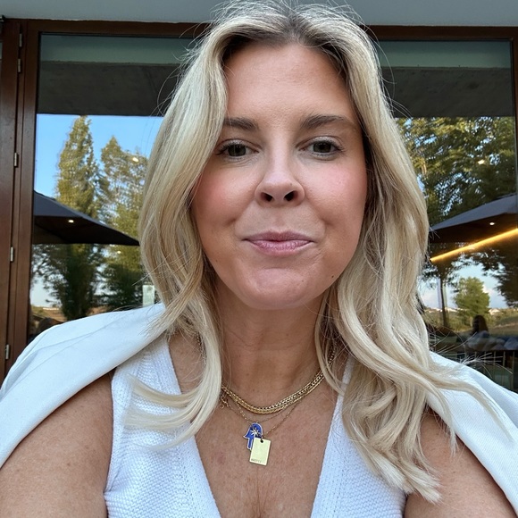 Meet your Posher, Cait - Picture 1 of 1